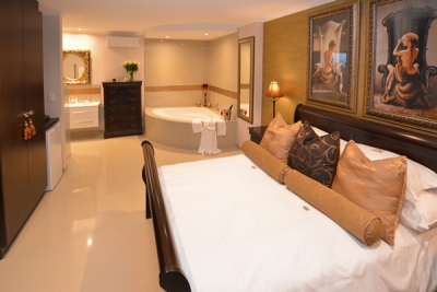 Zircon Executive/ Honeymoon Suite